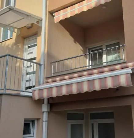 Kolombo * Gradac (Split-Dalmatia)