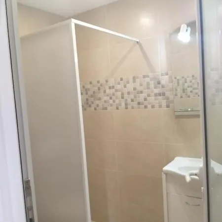 Kolombo Appartement *