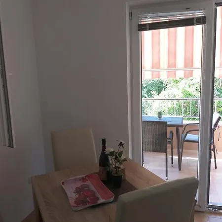 Kolombo Gradac (Split-Dalmatia)