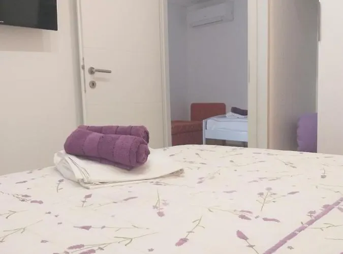 Kolombo * Gradac (Split-Dalmatia)